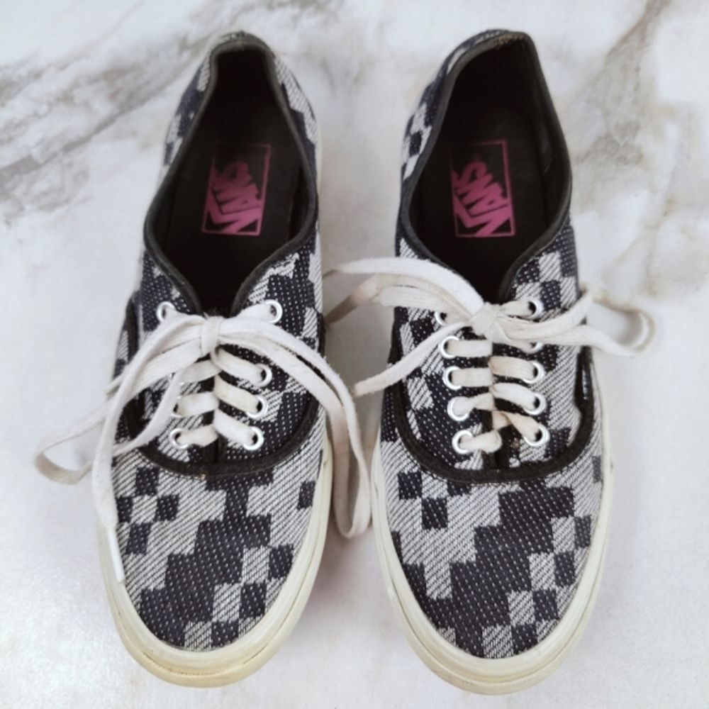 Vans Pixel Gray Black Lace Up Sneakers Skate Shoes, 6(M) 7.5(W)